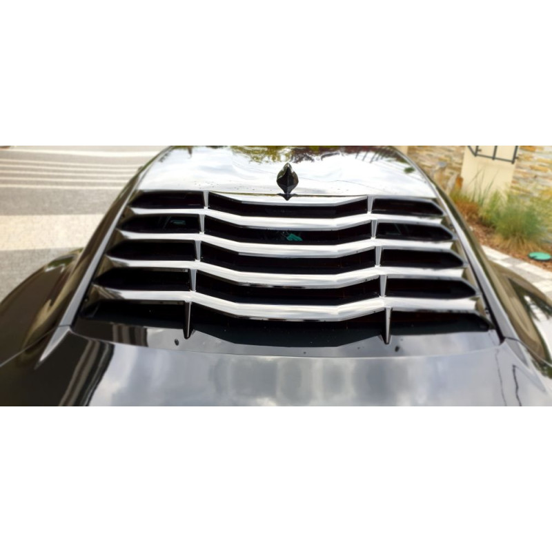 Žaluzie zadního okna - lesklá černá