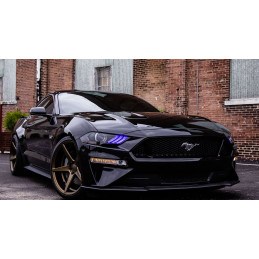 Hlavní světlomet s funkci sekvenčních blinkru a barevného nastavení