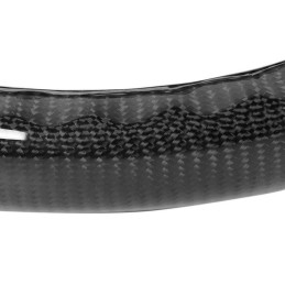 Karbonový volant z kůži a červením prošitím