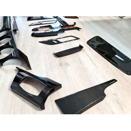 Karbonový interiér