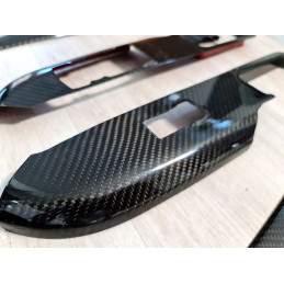 Karbonový interiér