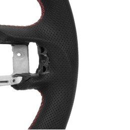 Karbonový volant z kůži a červením prošitím včetně vyhřívaní