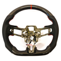 Karbonový volant z kůži a červením prošitím včetně vyhřívaní