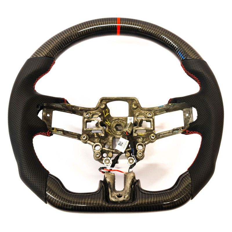 Karbonový volant z kůži a červením prošitím včetně vyhřívaní