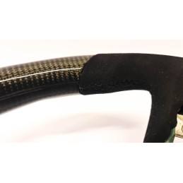 Karbonový volant z alcantartou a černím prošitím