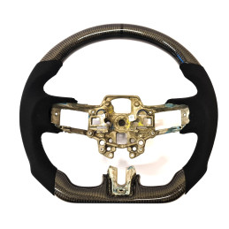 Karbonový volant z alcantartou a černím prošitím