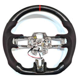 Karbonový volant s alcantarou a červením prošitím, včetně vyhřívaní