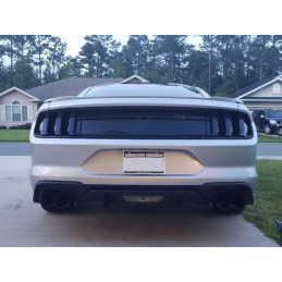 Zadní panel - lesklý černý