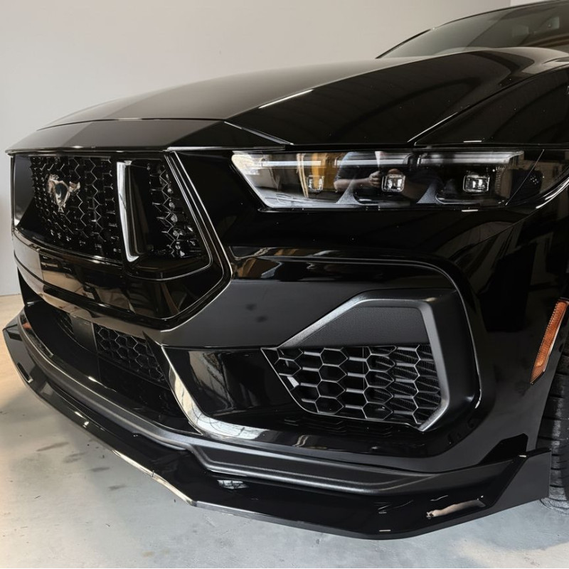 Spoiler brady – lem předního nárazníku – leskle černý