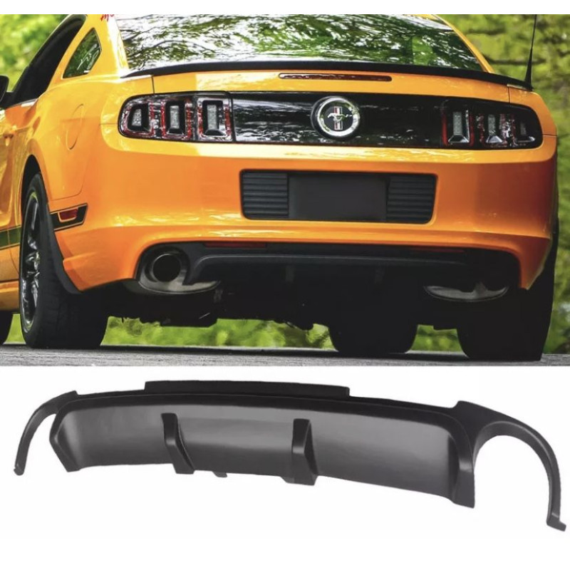 Dolní difuzor se dvěma otvory zadního nárazníku